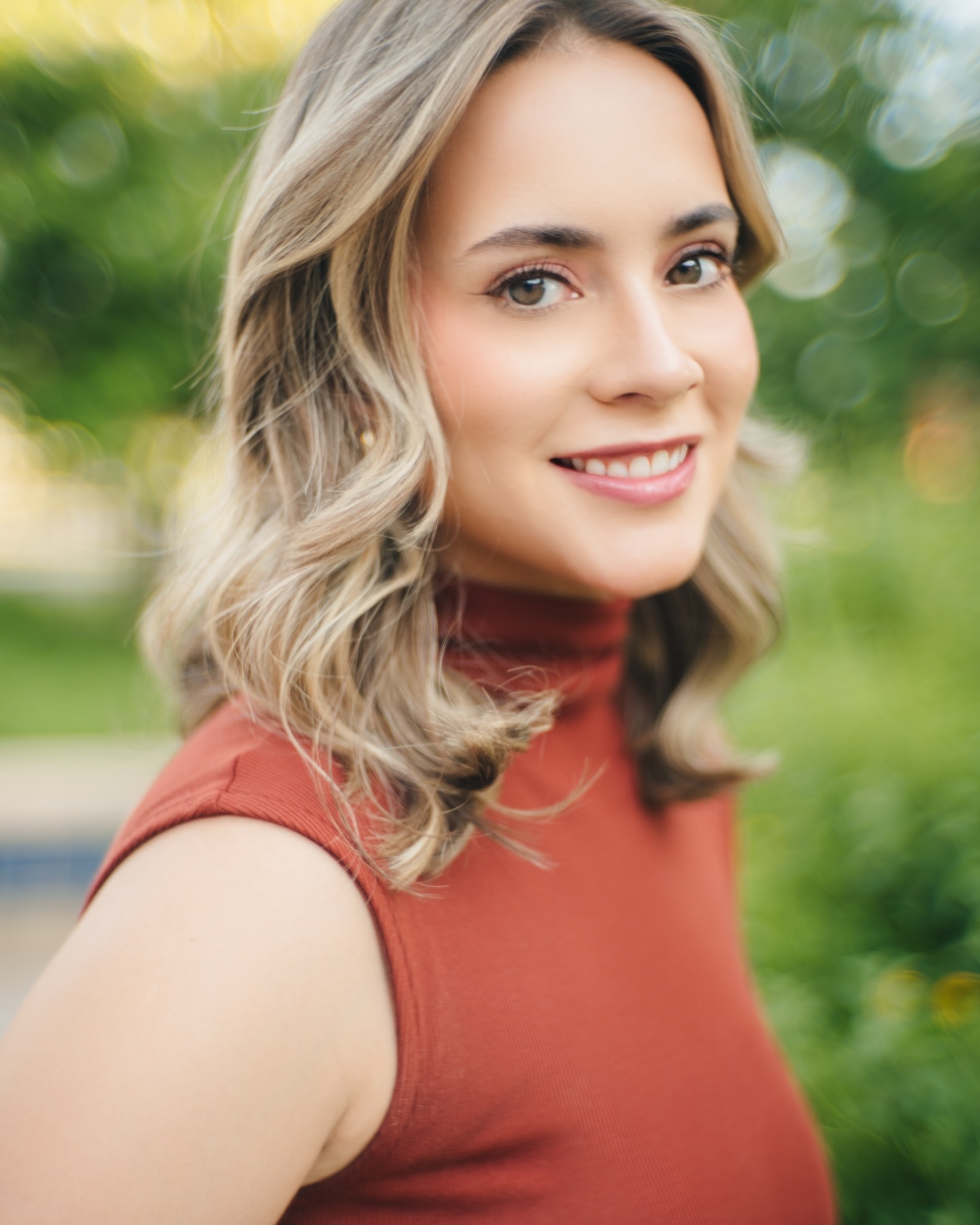 Autumn vibes 🍁...#portrait #carlzeiss #carlzeisslenses #carlzeisssonnar50mmf15 #50mm #50mmf15 #retrato #mcallen #texas #texasrgv #riograndevalley #mcallenconventioncenter #autumn #fall